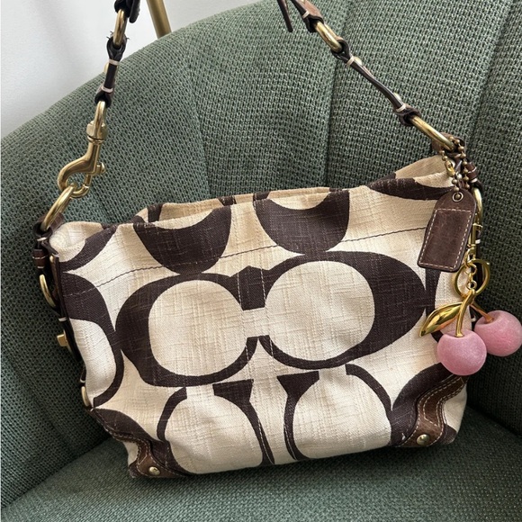 ISO! In search of Coach Carly Shoulder Bag!!! - Picture 1 of 3